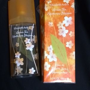 Elizabeth Arden. Green Tea Nectarine Blossom